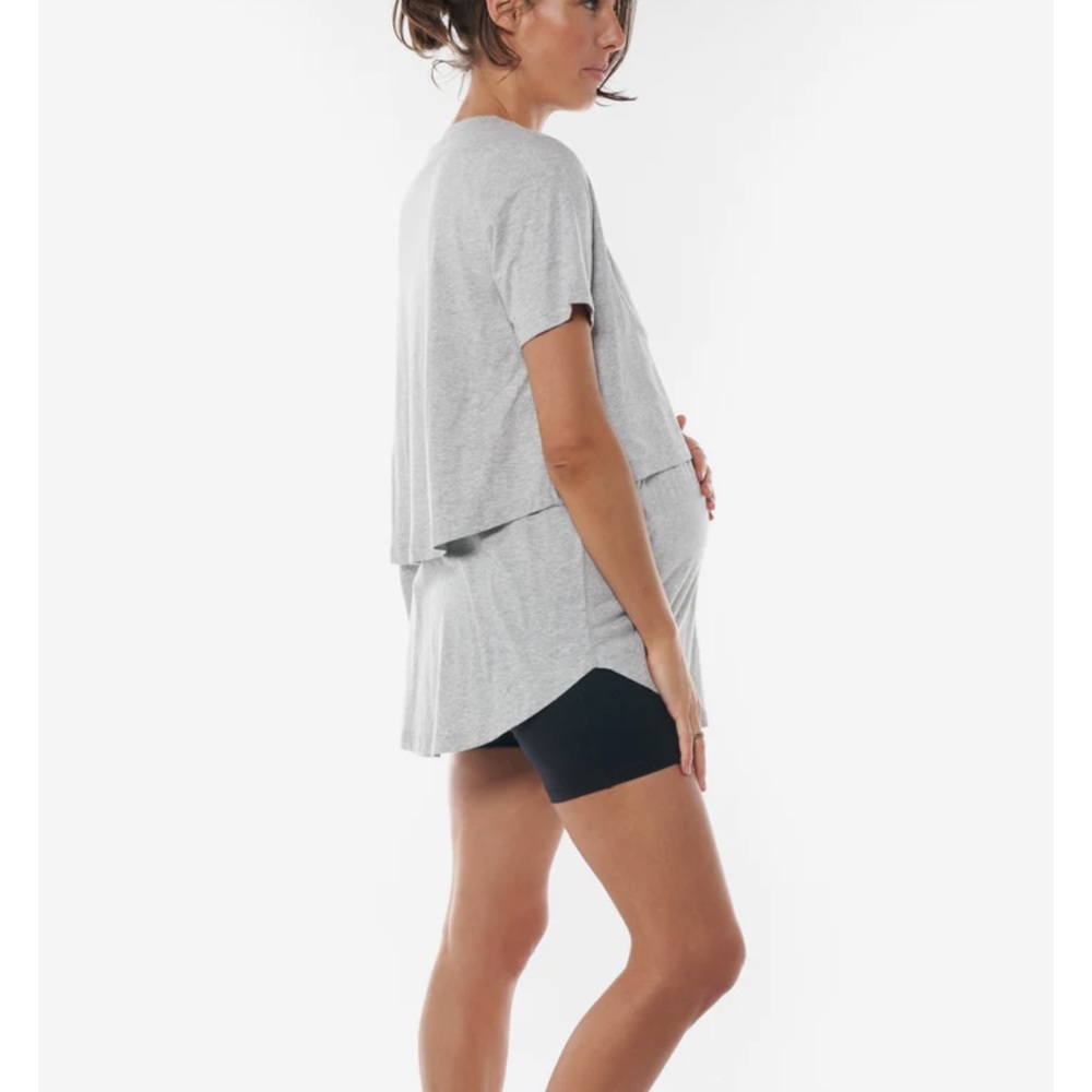 NEW! Nursing T size S